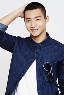 Guan-Zhi Huang