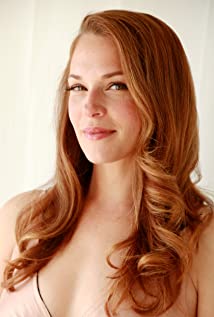 Amanda Righetti