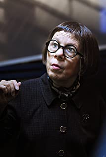 Linda Hunt