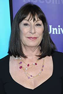 Anjelica Huston