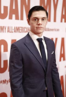 Evan Peters