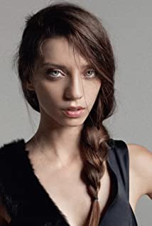 Angela Sarafyan