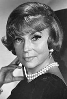 Agnes Moorehead