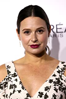 Katie Lowes