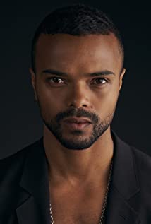 Eka Darville