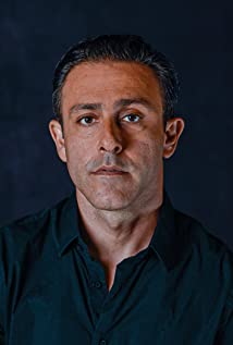 Arash Mokhtar