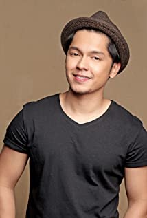 Carlo Aquino