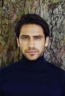 Luke Pasqualino