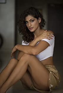 Kubra Sait