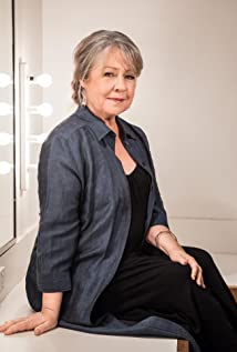 Noni Hazlehurst