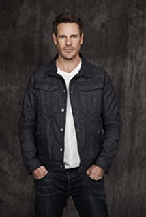 Aaron Jeffery