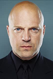 Michael Chiklis