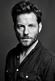 Jamie Bamber