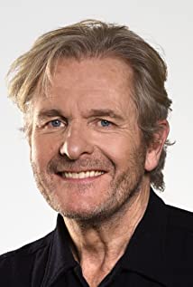 Robert Bathurst