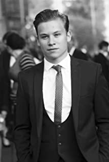 Finn Cole