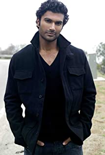 Sendhil Ramamurthy