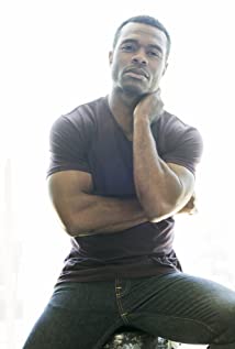 Lyriq Bent